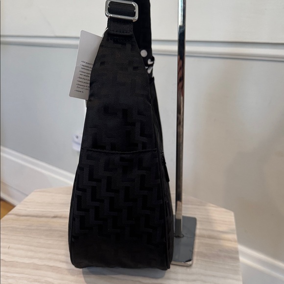 lululemon athletica City Essentials L Monogram Jacquard Black Shoulder Bag - Picture 5 of 17